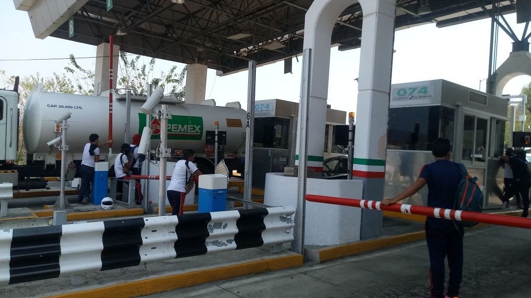 Egresados De La ESEF Exigen Plazas A La SEG El Sol De Chilpancingo