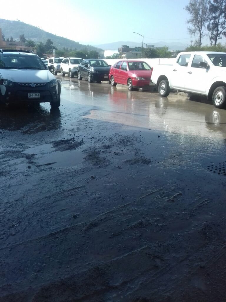 Tota La Ciudad Sin Agua Y En La Avenida RJC Miles De Litros Se