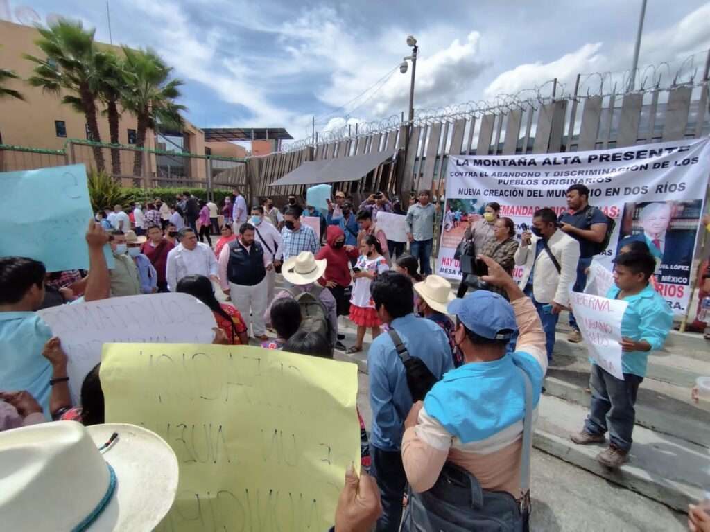 Indígenas marchan y protestan en la capital El Sol de Chilpancingo