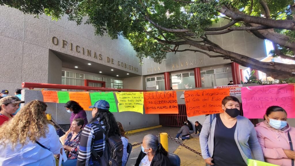 Por Tercer D A Consecutivo Los Trabajadores Del Pri Toman El Edificio