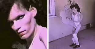 Fallece Sandie Crisp, quien fue protagonista del video de 'Obedece a la  Morsa